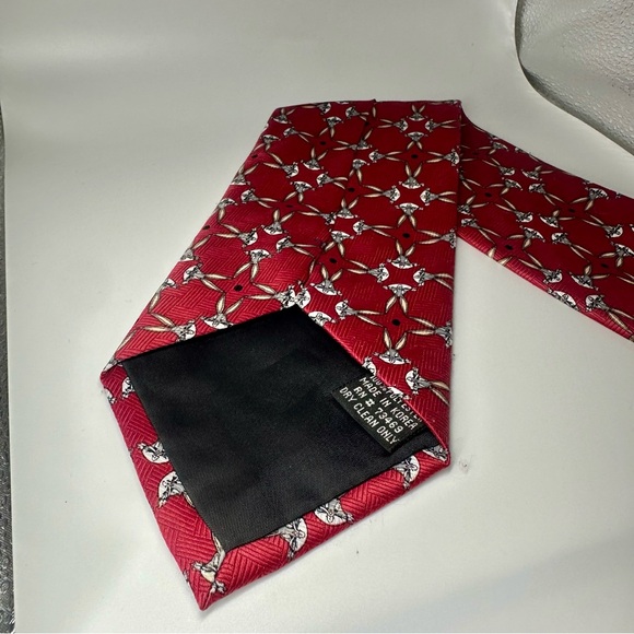 Bugs Bunny Looney Tunes Red Classic Novelty Character Tie - Picture 2 of 5